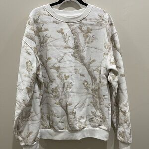 Comfrt Woodland White Camo Pullover L